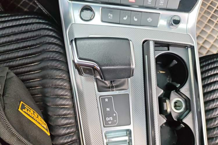 Used Audi A6L 2020 40 TFSI Luxury Dynamic Edition Gear Lever