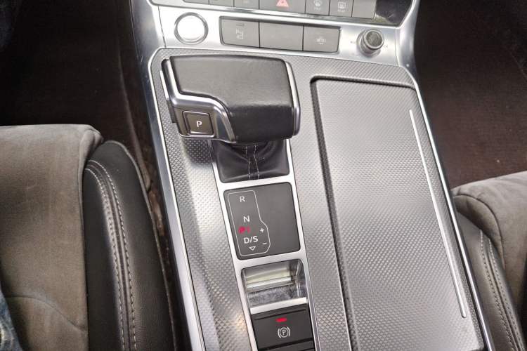 Used Audi A6L 2020 40 TFSI Luxury Dynamic Edition Gear Lever
