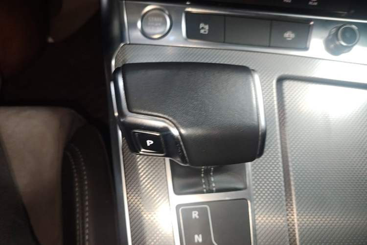 Used Audi A6L 2020 40 TFSI Luxury Dynamic Edition Gear Lever