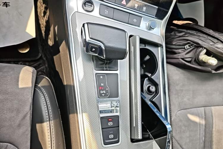 Used Audi A6L 2020 40 TFSI Luxury Dynamic Edition Gear Lever