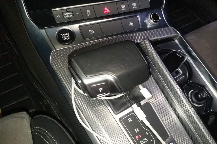 Used Audi A6L 2020 40 TFSI Luxury Dynamic Edition Gear Lever