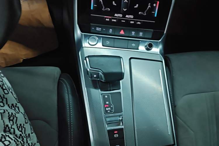 Used Audi A6L 2020 40 TFSI Luxury Dynamic Edition Gear Lever