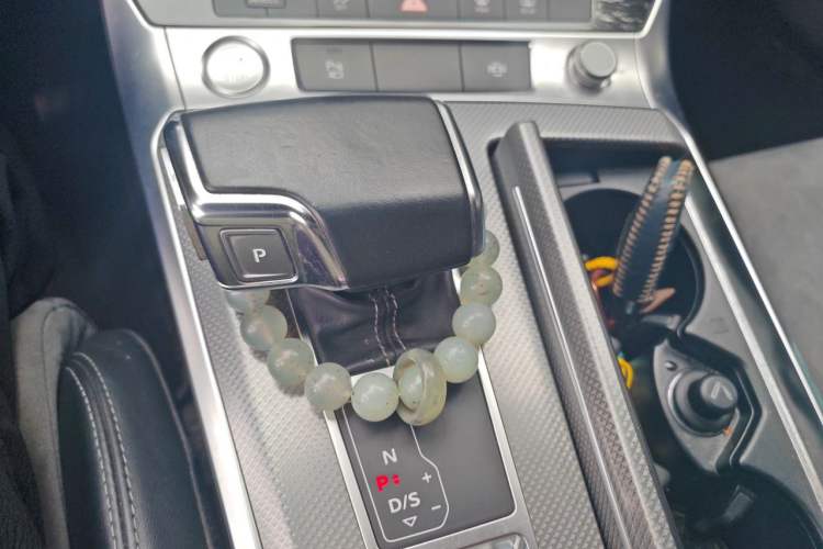 Used Audi A6L 2020 40 TFSI Luxury Dynamic Edition Gear Lever