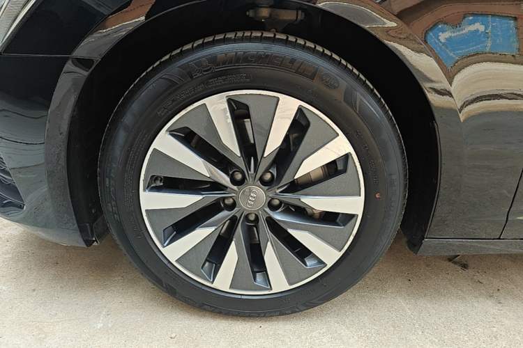Used Audi A6L 2020 45 TFSI Prestige Elegant Edition Left Front Wheel Hub