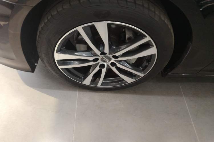 Used Audi A6L 2020 40 TFSI Luxury Dynamic Edition Left Front Wheel Hub