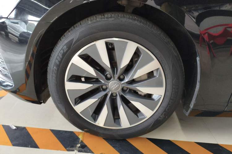 Used Audi A6L 2020 45 TFSI Prestige Elegant Edition Left Front Wheel Hub