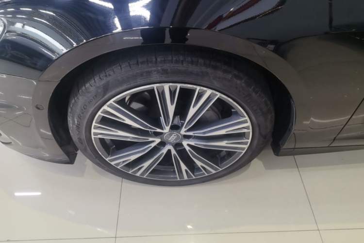Used Audi A6L 2020 45 TFSI quattro Prestige Dynamic Edition Left Front Wheel Hub