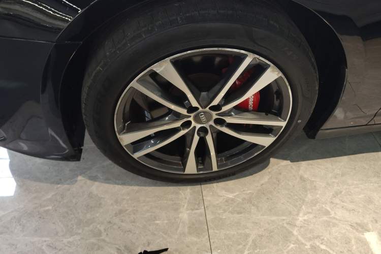 Used Audi A6L 2020 40 TFSI Luxury Dynamic Edition Left Front Wheel Hub