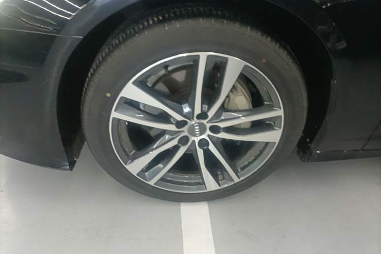 Used Audi A6L 2020 40 TFSI Luxury Dynamic Edition Left Front Wheel Hub