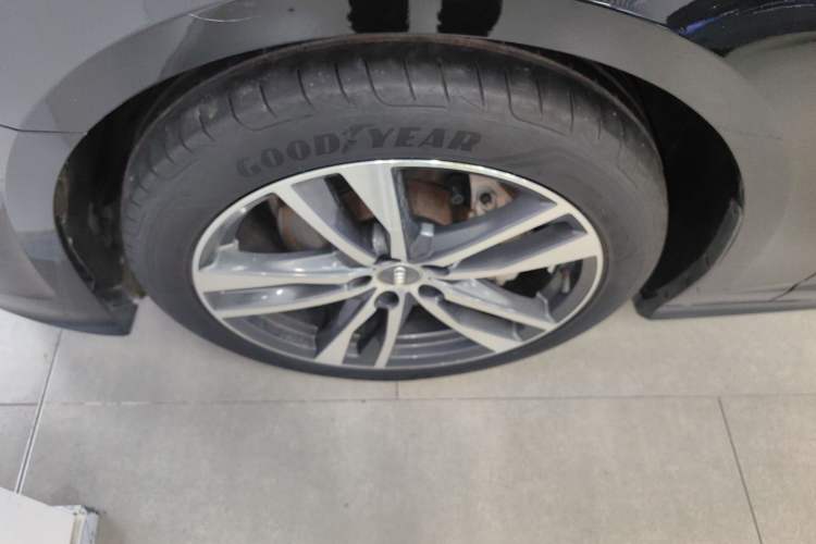 Used Audi A6L 2020 40 TFSI Luxury Dynamic Edition Left Front Wheel Hub