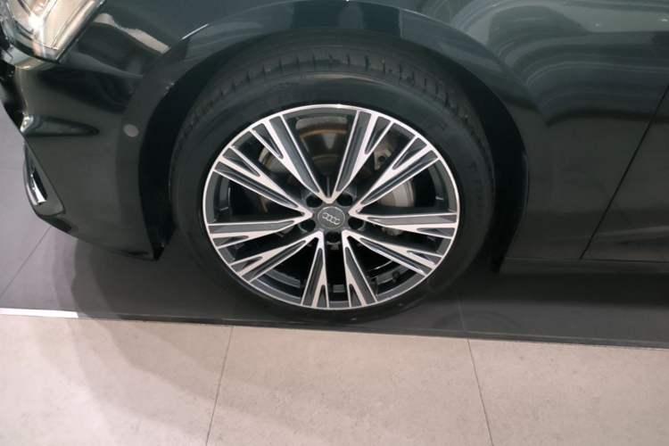 Used Audi A6L 2020 45 TFSI quattro Prestige Dynamic Edition Left Front Wheel Hub