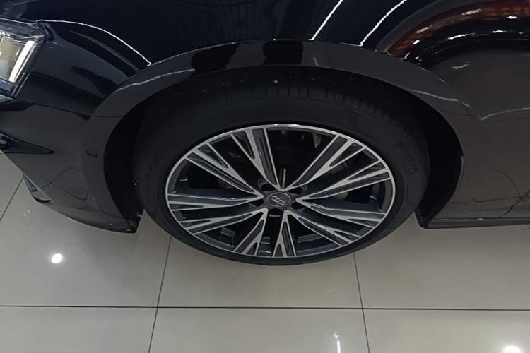 Used Audi A6L 2020 45 TFSI quattro Prestige Dynamic Edition Left Front Wheel Hub