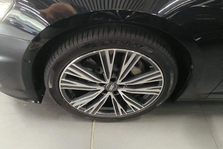 Used Audi A6L 2020 55 TFSI quattro Prestige Dynamic Edition Left Front Wheel Hub