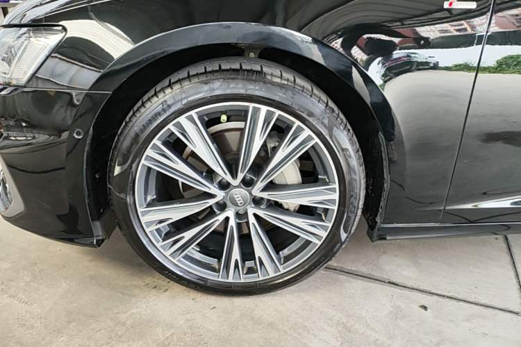 Used Audi A6L 2020 45 TFSI quattro Prestige Dynamic Edition Left Front Wheel Hub