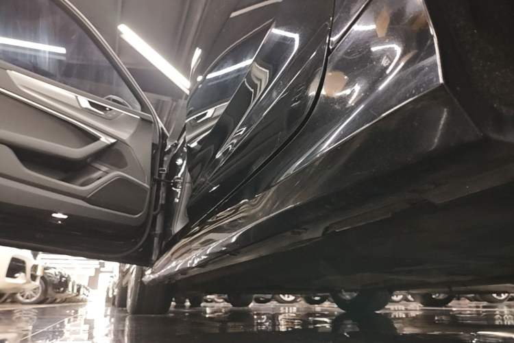 Used Audi A6L 2020 40 TFSI Luxury Dynamic Edition Left Side Sill