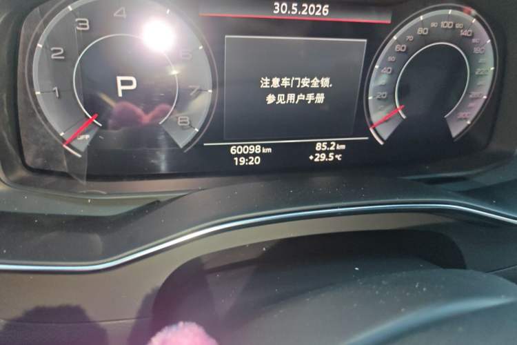 Used Audi A6L 2020 40 TFSI Luxury Dynamic Edition Odometer Close Up