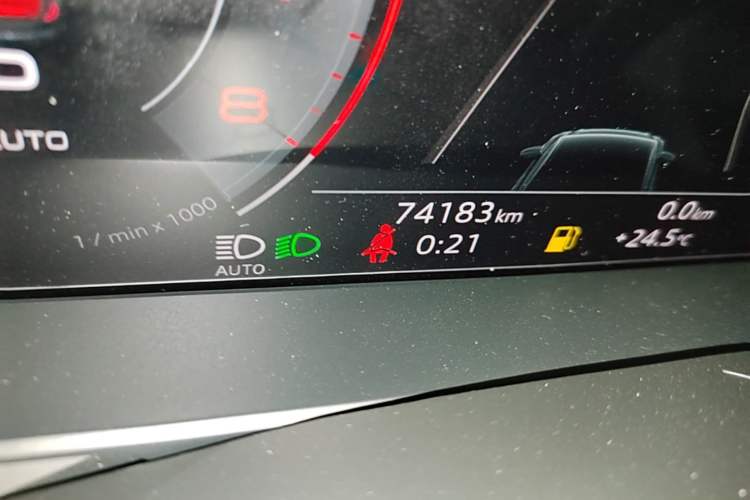 Used Audi A6L 2020 45 TFSI Prestige Dynamic Edition Odometer Close Up