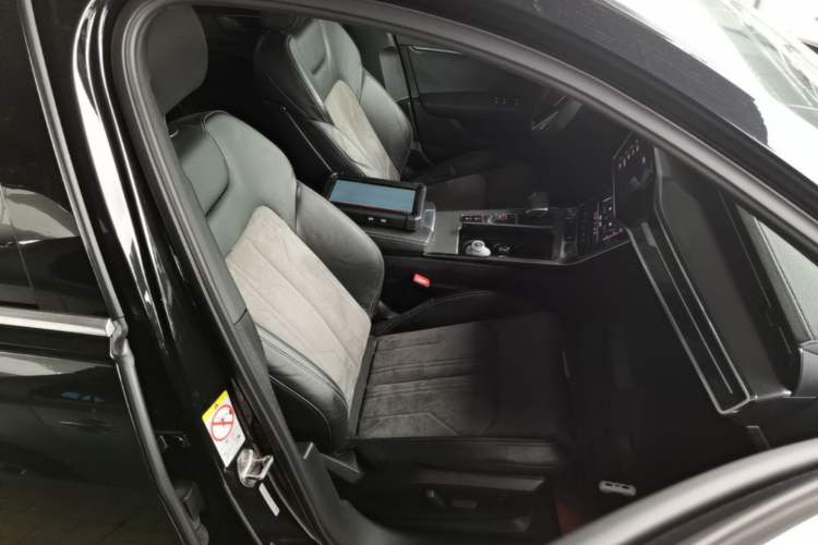 Used Audi A6L 2020 40 TFSI Luxury Dynamic Edition Right Front Seat