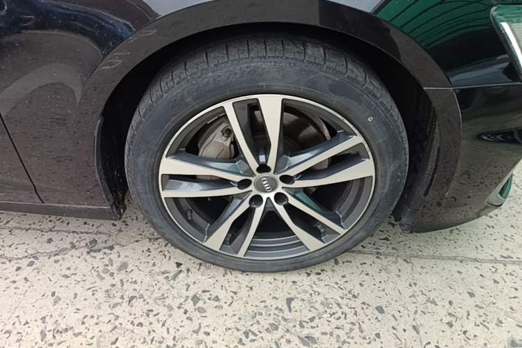 Used Audi A6L 2020 40 TFSI Luxury Dynamic Edition Right Front Wheel Hub