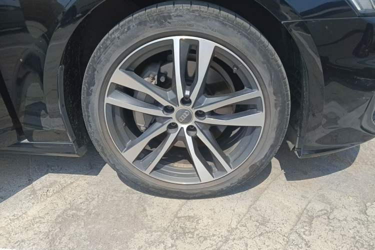 Used Audi A6L 2020 40 TFSI Luxury Dynamic Edition Right Front Wheel Hub