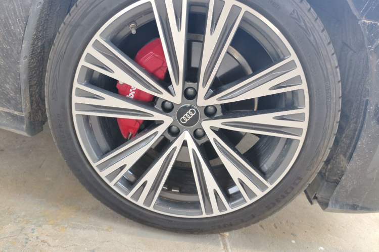 Used Audi A6L 2020 40 TFSI Luxury Dynamic Edition Right Front Wheel Hub