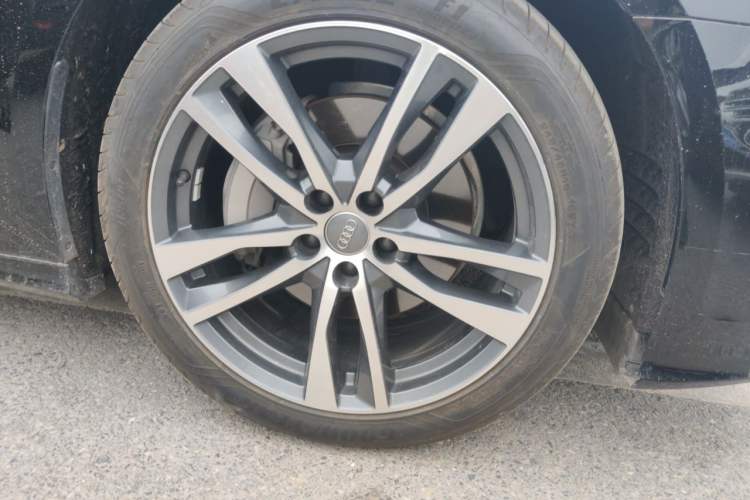 Used Audi A6L 2020 40 TFSI Luxury Dynamic Edition Right Front Wheel Hub