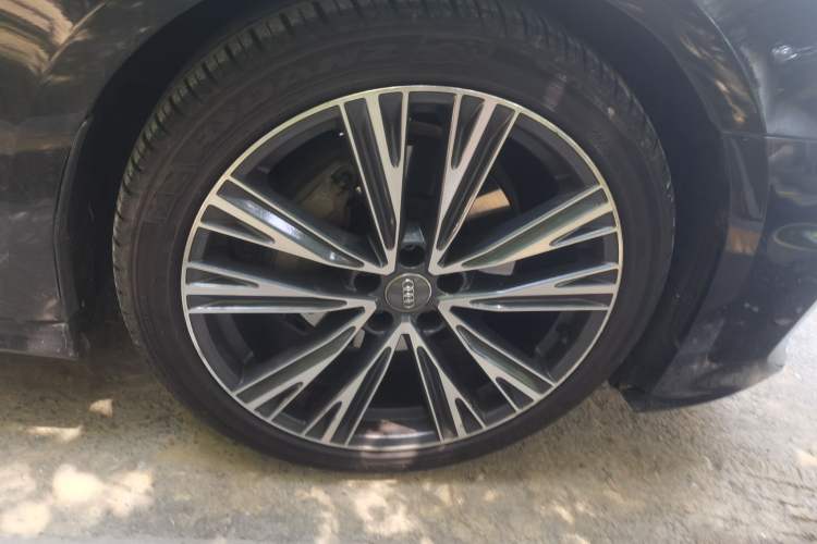 Used Audi A6L 2020 40 TFSI Luxury Dynamic Edition Right Front Wheel Hub