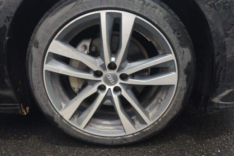 Used Audi A6L 2020 40 TFSI Luxury Dynamic Edition Right Front Wheel Hub