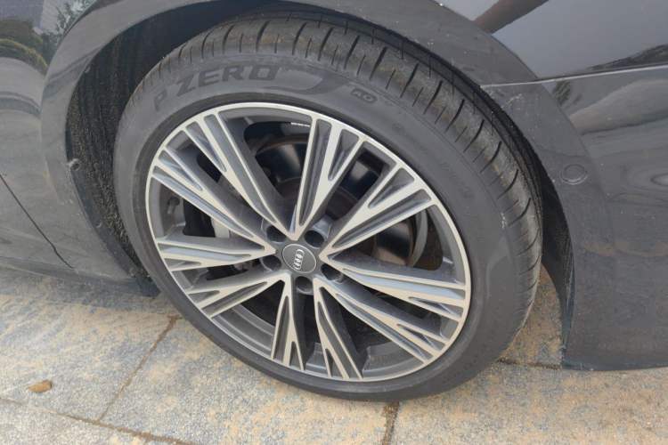 Used Audi A6L 2020 45 TFSI quattro Prestige Dynamic Edition Right Front Wheel Hub