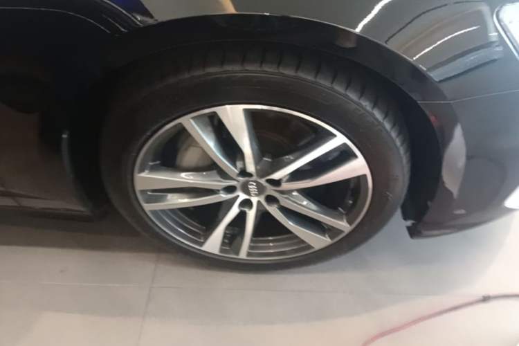 Used Audi A6L 2020 40 TFSI Luxury Dynamic Edition Right Front Wheel Hub