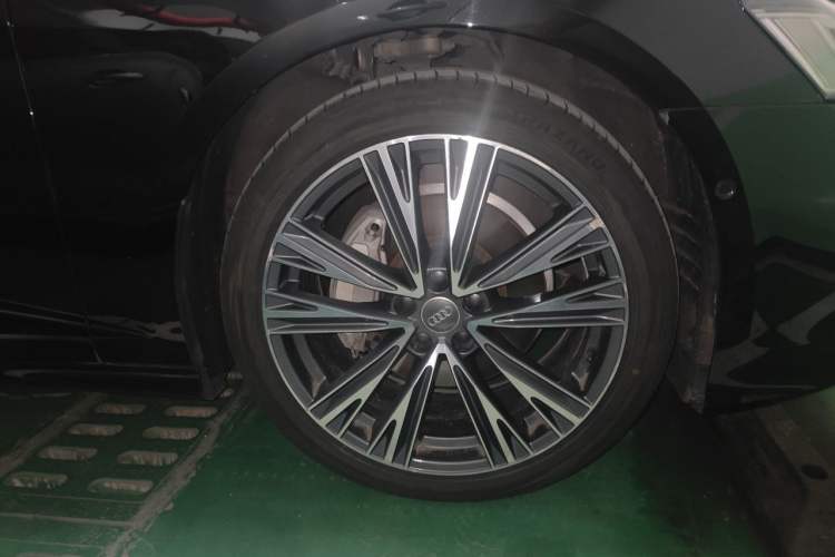 Used Audi A6L 2020 45 TFSI quattro Prestige Dynamic Edition Right Front Wheel Hub