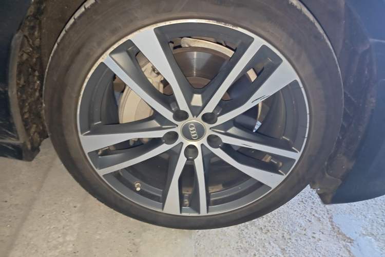 Used Audi A6L 2020 40 TFSI Luxury Dynamic Edition Right Front Wheel Hub