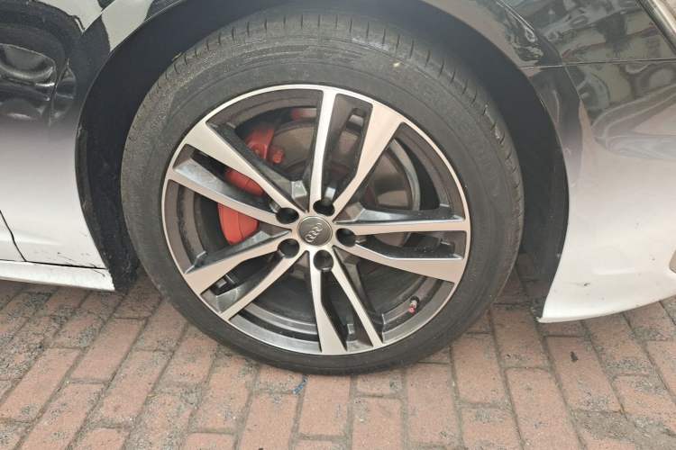 Used Audi A6L 2020 40 TFSI Luxury Dynamic Edition Right Front Wheel Hub