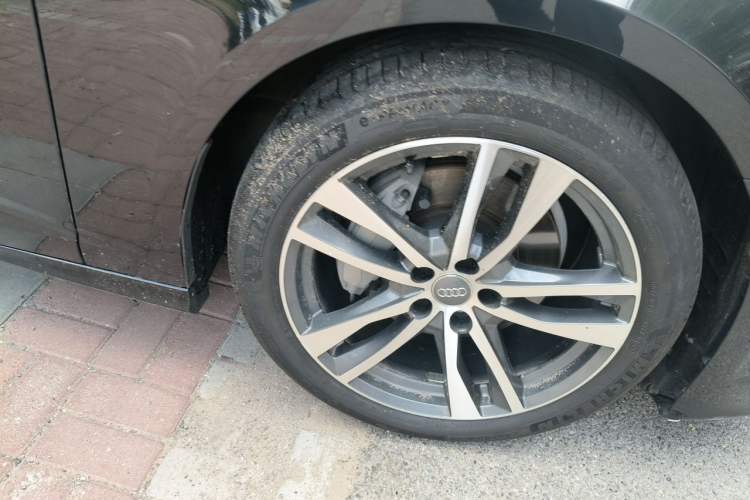Used Audi A6L 2020 45 TFSI Prestige Dynamic Edition Right Front Wheel Hub