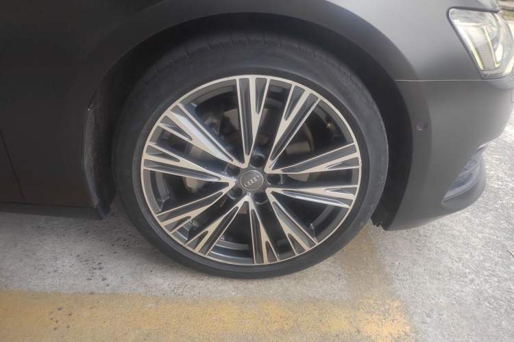 Used Audi A6L 2020 45 TFSI quattro Prestige Elegant Edition Right Front Wheel Hub