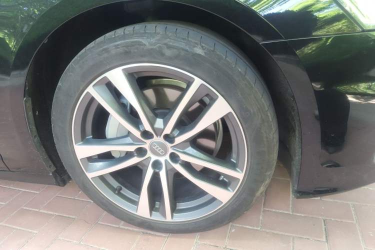 Used Audi A6L 2020 40 TFSI Luxury Dynamic Edition Right Front Wheel Hub