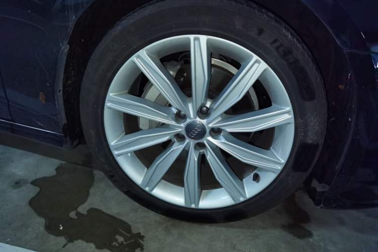 Used Audi A6L 2020 45 TFSI Prestige Dynamic Edition Right Front Wheel Hub