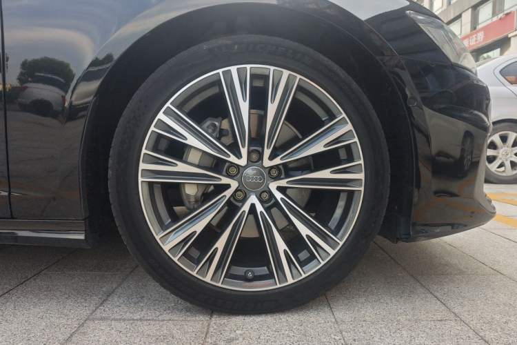 Used Audi A6L 2020 45 TFSI quattro Prestige Dynamic Edition Right Front Wheel Hub