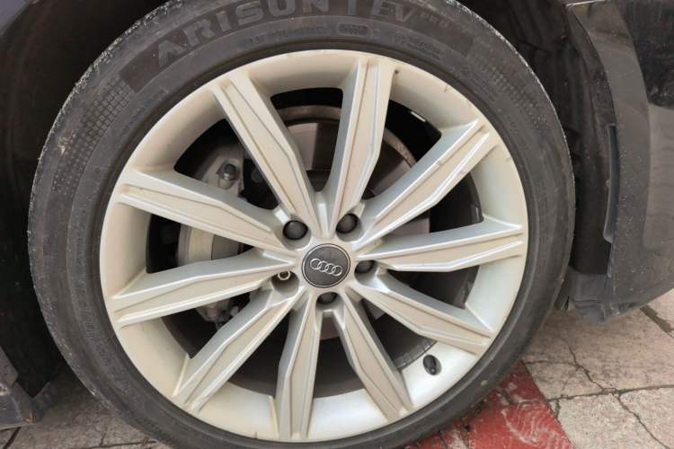 Used Audi A6L 2020 40 TFSI Luxury Dynamic Edition Right Front Wheel Hub