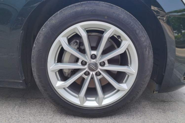 Used Audi A6L 2020 40 TFSI Luxury Prestige Edition Right Front Wheel Hub
