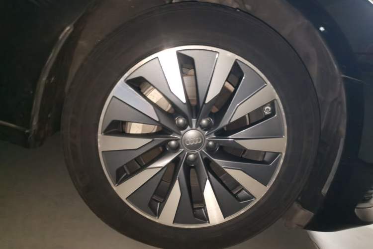 Used Audi A6L 2020 45 TFSI Prestige Elegant Edition Right Front Wheel Hub