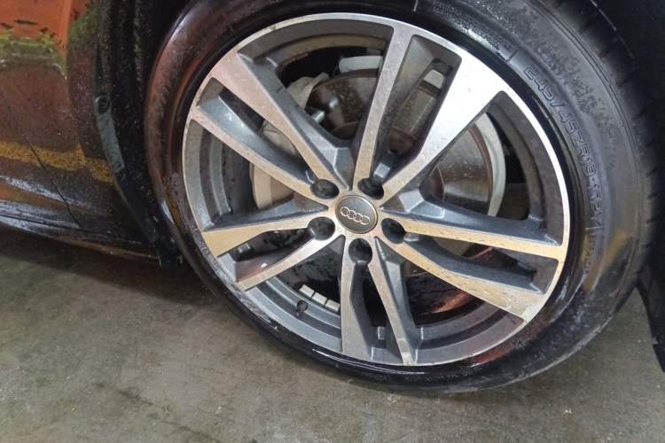 Used Audi A6L 2020 40 TFSI Luxury Dynamic Edition Right Front Wheel Hub