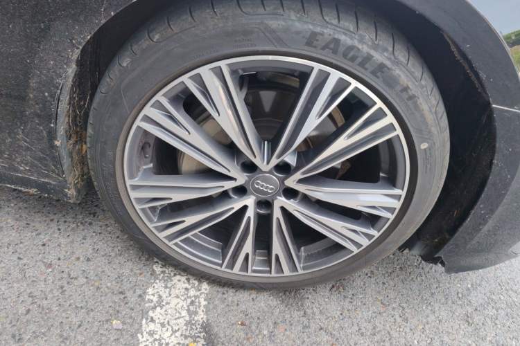 Used Audi A6L 2020 40 TFSI Luxury Dynamic Edition Right Front Wheel Hub