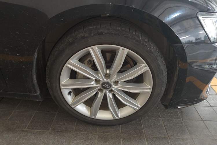 Used Audi A6L 2020 45 TFSI Prestige Dynamic Edition Right Front Wheel Hub