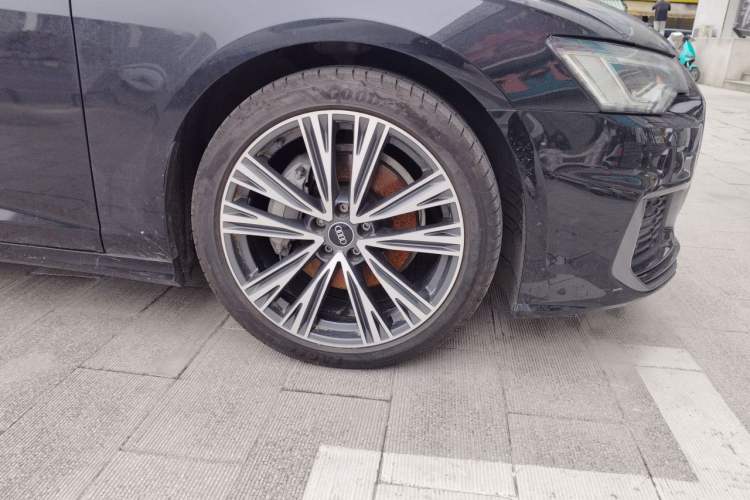 Used Audi A6L 2020 40 TFSI Luxury Prestige Edition Right Front Wheel Hub