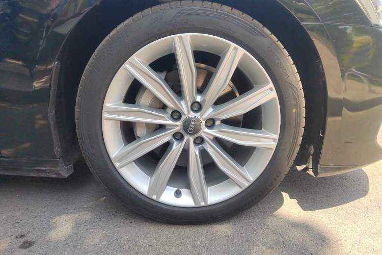 Used Audi A6L 2020 45 TFSI Prestige Dynamic Edition Right Front Wheel Hub