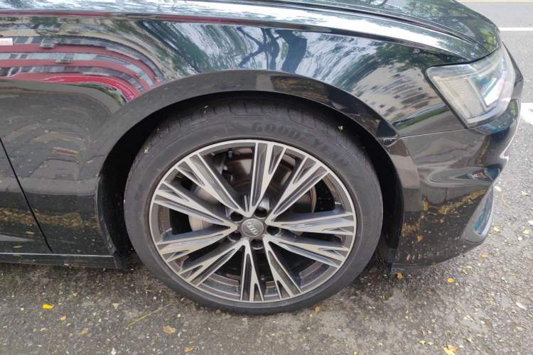 Used Audi A6L 2020 45 TFSI Prestige Dynamic Edition Right Front Wheel Hub