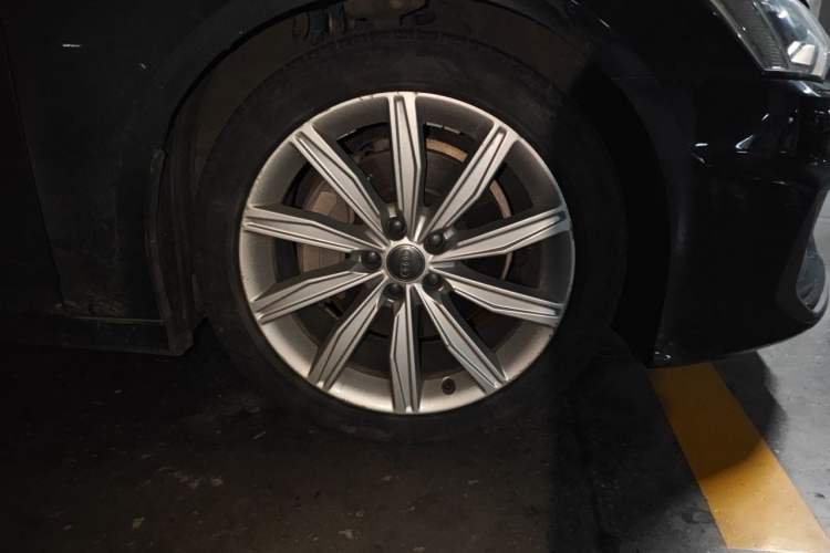Used Audi A6L 2020 45 TFSI Prestige Dynamic Edition Right Front Wheel Hub