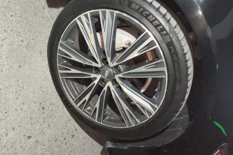 Used Audi A6L 2020 45 TFSI quattro Prestige Dynamic Edition Right Front Wheel Hub