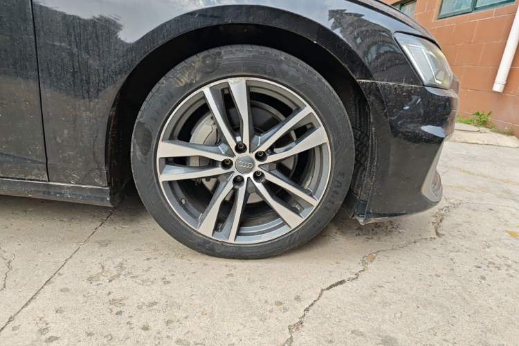 Used Audi A6L 2020 40 TFSI Luxury Dynamic Edition Right Front Wheel Hub